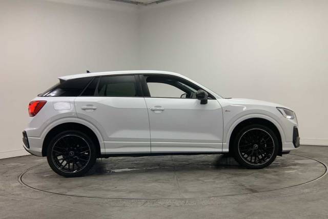 2025 Audi Q2 1.0 Black Edition 30 TFSI  116 PS 6-speed