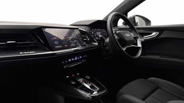 2023 Audi Q4 e-tron Q4  S line 40 e-tron  150,00 kW