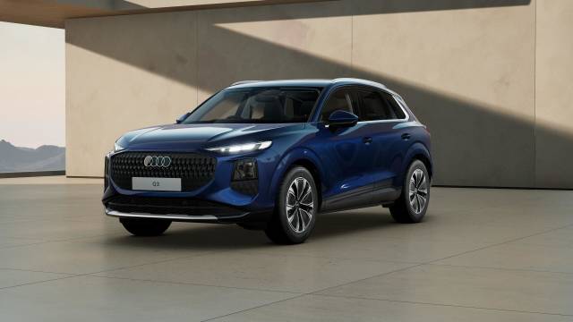 Audi Q3 1.5 AUDI Q3 SUV Sport TFSI 150 PS S tronic SUV Petrol Navarra blue, metallic