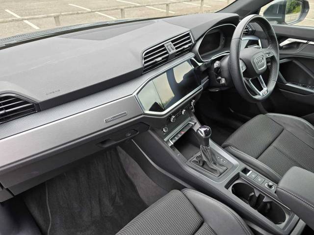 2023 Audi Q3 Sportback 1.5 S line 35 TFSI  150 PS S tronic