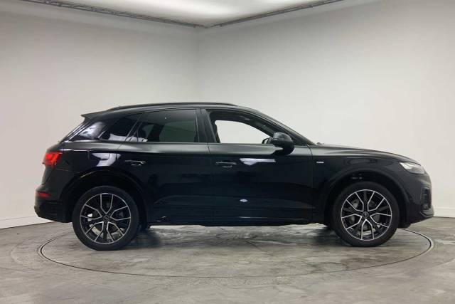 2024 Audi Q5 TFSI e 2.0 Black Edition 50 TFSI e quattro 299 PS S tronic
