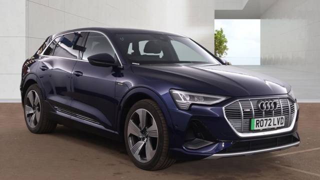Audi E-tron S line 50 quattro 230,00 kW 4x4 vehicle Electric Navarra blue, metallic