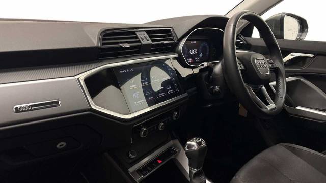 2022 Audi Q3 1.5 Technik 35 TFSI  150 PS 6-speed