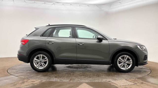 2022 Audi Q3 1.5 Technik 35 TFSI  150 PS 6-speed