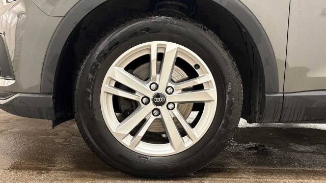 2022 Audi Q3 1.5 Technik 35 TFSI  150 PS 6-speed