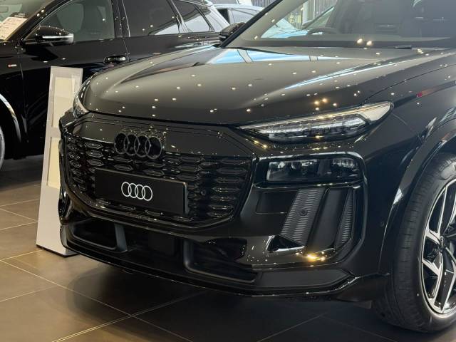 2026 Audi Q6 e-tron AUDI Q6 SUV Black Edition e-tron performance 225,00 kW