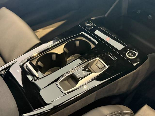 2026 Audi Q6 e-tron AUDI Q6 SUV Black Edition e-tron performance 225,00 kW