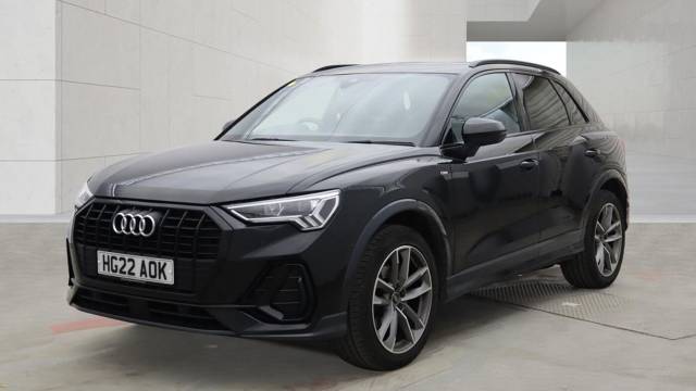 2022 Audi Q3 1.5 Black Edition 35 TFSI  150 PS S tronic