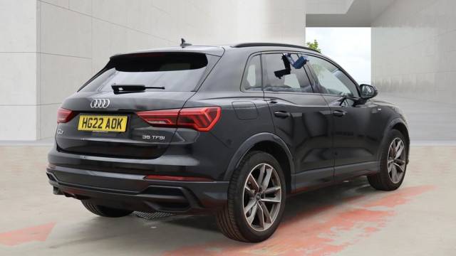 2022 Audi Q3 1.5 Black Edition 35 TFSI  150 PS S tronic