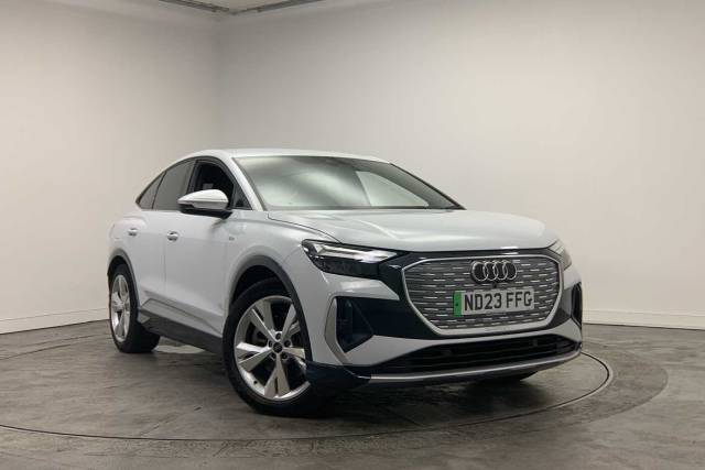 Audi Q4 Sportback e-tron Q4 Sportback S line 40 e-tron  150,00 kW 4x4 vehicle Electric Glacier white, metallic