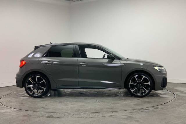 2023 Audi A1 Sportback 1.5 Black Edition 35 TFSI  150 PS S tronic