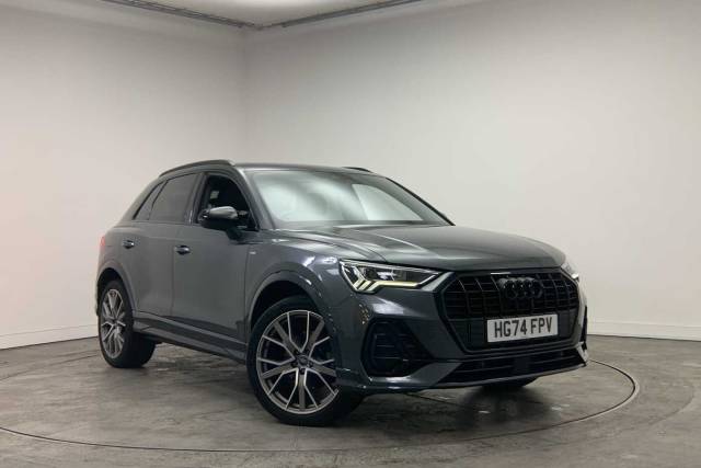 Audi Q3 1.5 Black Edition 35 TFSI  150 PS S tronic 4x4 vehicle Petrol Daytona Grey Pearl Effect