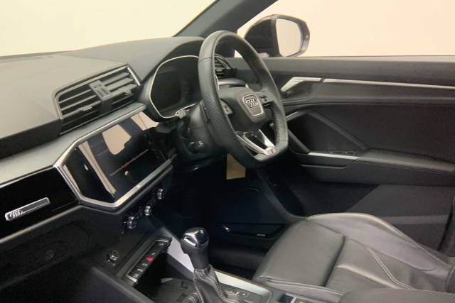 2024 Audi Q3 1.5 Black Edition 35 TFSI  150 PS S tronic
