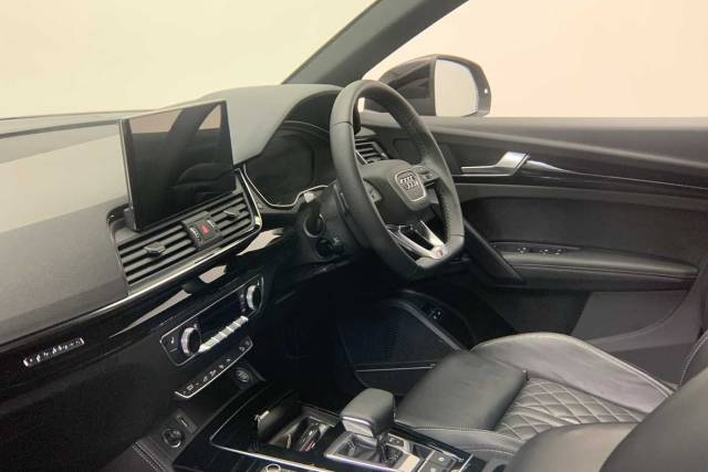 2023 Audi Q5 TFSI e 2.0 Edition 1 50 TFSI e quattro 299 PS S tronic