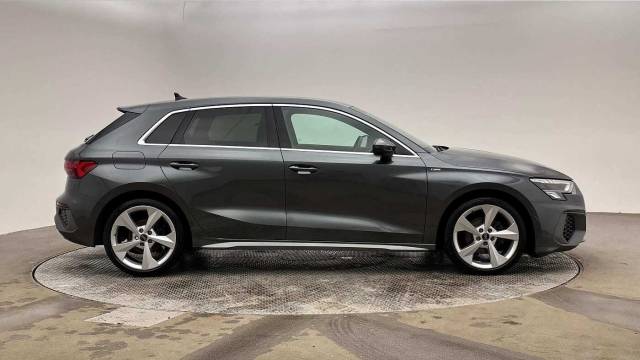 2023 Audi A3 Sportback 1.5 S line 35 TFSI  150 PS S tronic