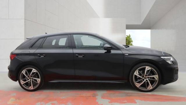 2024 Audi A3 Sportback 1.5 Black Edition 35 TFSI  150 PS S tronic