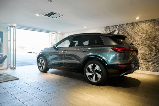 2026 Audi Q6 e-tron AUDI Q6 SUV Sport e-tron performance 225,00 kW