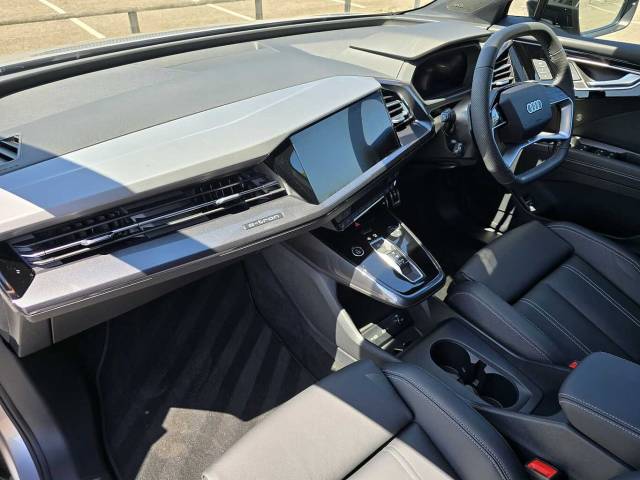 2026 Audi Q4 e-tron Q4  Black Edition 40 e-tron  150,00 kW