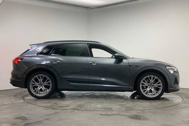 2023 Audi E-tron Black Edition 55 quattro 300,00 kW