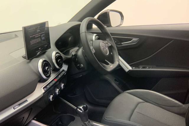2024 Audi Q2 1.5 Black Edition 35 TFSI  150 PS S tronic