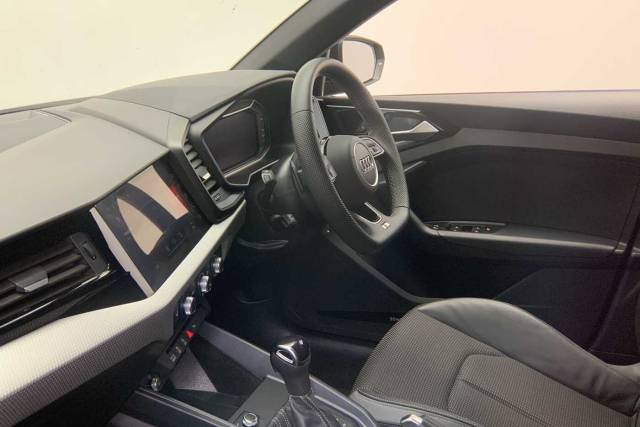 2025 Audi A1 Sportback 1.0 Black Edition 30 TFSI  116 PS S tronic