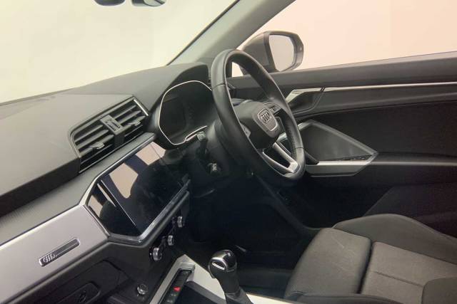 2023 Audi Q3 Sportback 1.5 Sport 35 TFSI  150 PS S tronic