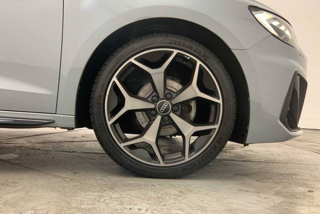 2025 Audi A1 Sportback 1.0 Black Edition 25 TFSI  95 PS S tronic