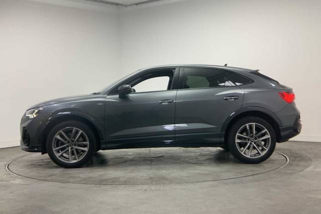 2022 Audi Q3 Sportback 2.0 Black Edition 40 TFSI quattro 190 PS S tronic