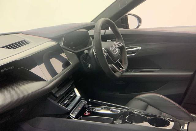 2021 Audi Rs E-tron Gt Carbon Vorsprung   440,00 kW