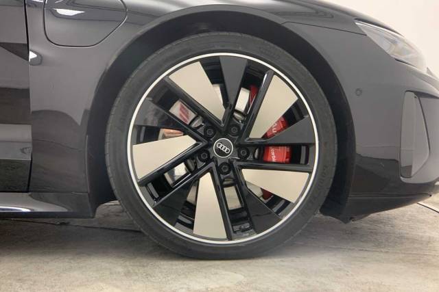 2021 Audi Rs E-tron Gt Carbon Vorsprung   440,00 kW