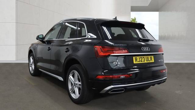 2023 Audi Q5 TFSI e 2.0 S line 50 TFSI e quattro 299 PS S tronic