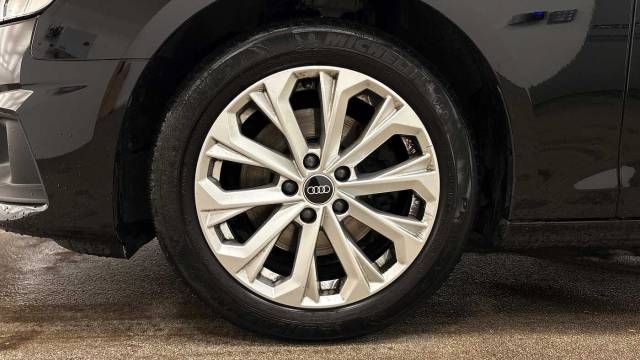 2023 Audi A4 Saloon 2.0 Technik 35 TFSI  150 PS S tronic