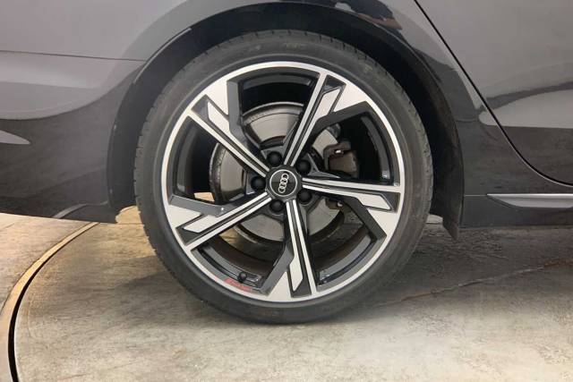 2022 Audi A4 Saloon 2.0 Black Edition 40 TFSI  204 PS S tronic