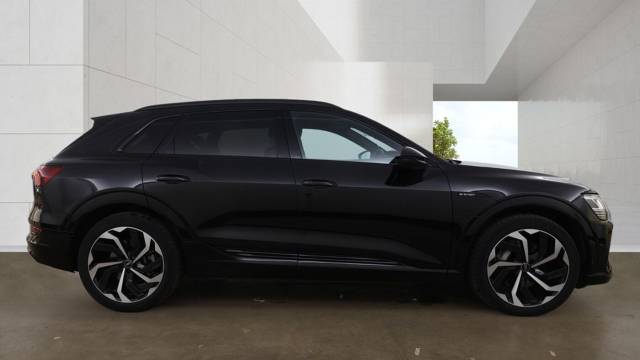 2023 Audi E-tron Black Edition 55 quattro 300,00 kW
