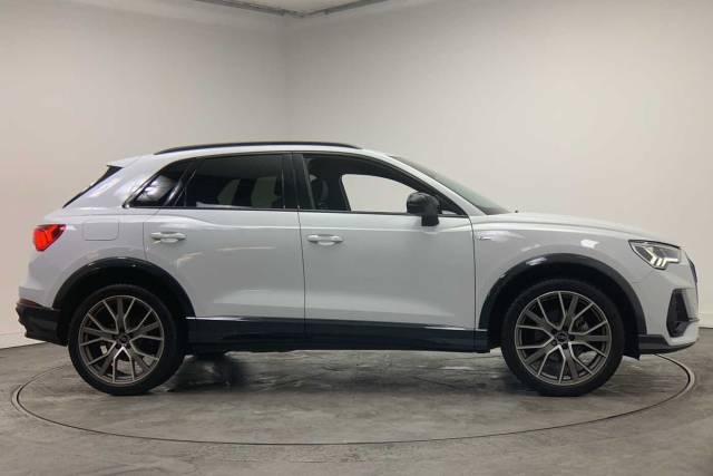 2024 Audi Q3 1.5 Black Edition 35 TFSI  150 PS S tronic