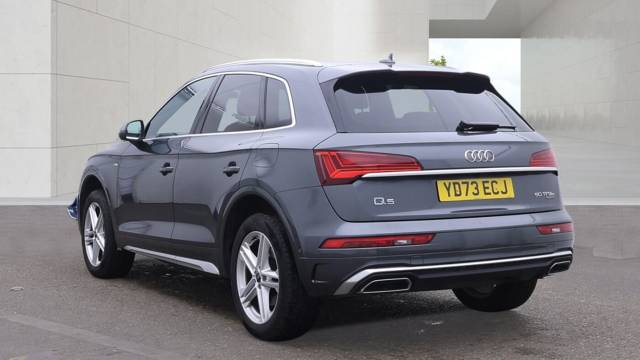 2023 Audi Q5 TFSI e 2.0 MY23.5 S line 50 TFSI e quattro 299 PS S tronic
