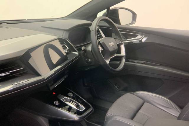 2023 Audi Q4 e-tron Q4  S line 40 e-tron  150,00 kW