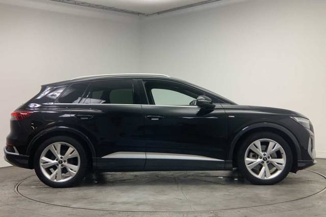 2023 Audi Q4 e-tron Q4  S line 40 e-tron  150,00 kW