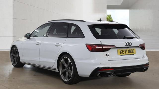 2021 Audi A4 Avant 2.0 Avant Black Edition 35 TFSI S tronic