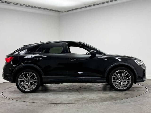 2025 Audi Q3 Sportback 1.5 Black Edition 35 TFSI  150 PS S tronic