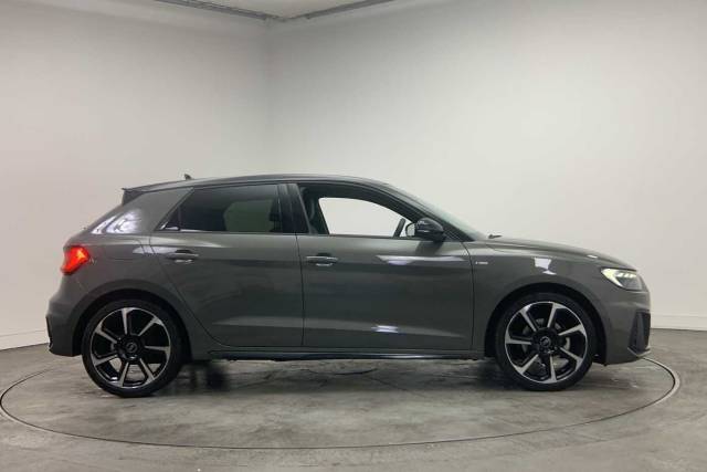 2025 Audi A1 Sportback 1.0 Black Edition 30 TFSI  116 PS S tronic