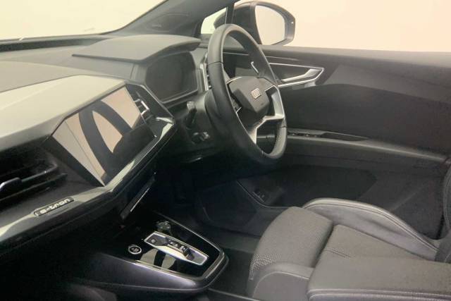 2023 Audi Q4 e-tron Q4  S line 40 e-tron  150,00 kW