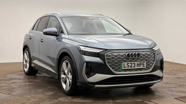 Audi Q4 e-tron Q4  S line 40 e-tron  150,00 kW 4x4 vehicle Electric Geyser blue, metallic