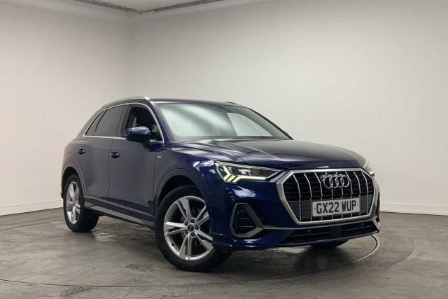 Audi Q3 1.5 S line 35 TFSI  150 PS S tronic 4x4 vehicle Petrol Navarra Blue Metallic