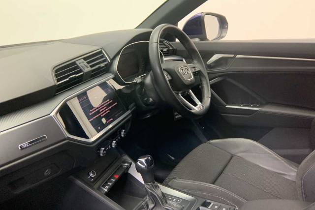 2022 Audi Q3 1.5 S line 35 TFSI  150 PS S tronic