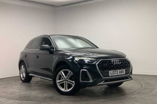 Audi Q5 TFSI e 2.0 S line 50 TFSI e quattro 299 PS S tronic 4x4 vehicle Hybrid Mythos black, metallic