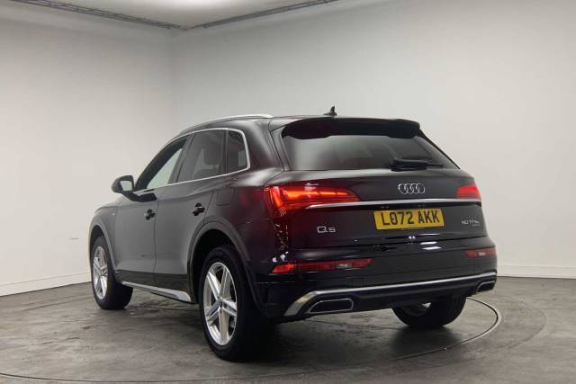 2022 Audi Q5 TFSI e 2.0 S line 50 TFSI e quattro 299 PS S tronic