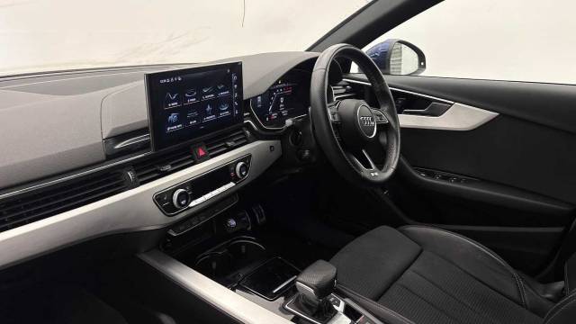 2022 Audi A4 Saloon 2.0 S line 35 TFSI  150 PS S tronic