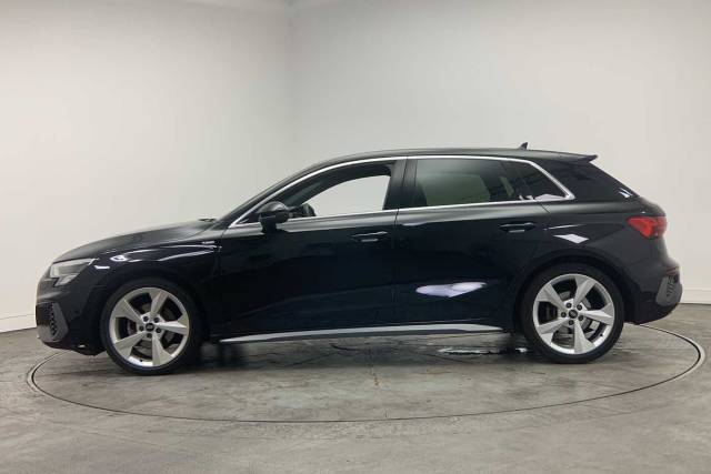 2022 Audi A3 Sportback 1.5 S line 35 TFSI  150 PS 6-speed