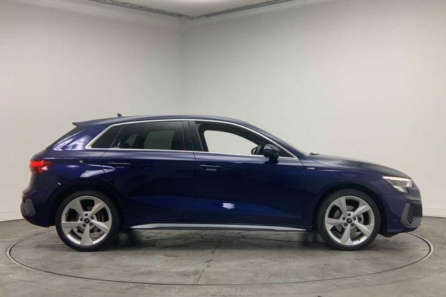 2024 Audi A3 Sportback 1.5 S line 35 TFSI  150 PS S tronic